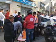 بالصور: اصابة طفيفة لسيدة بحادث طرق ذاتي في مدينة يافا 